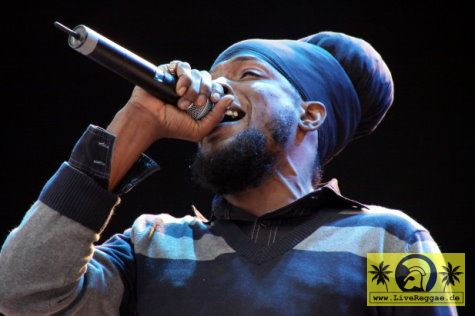 Jah Mason (Jam) with The House Of Riddim Band 16. Chiemsee Reggae Festival - Übersee - Main Stage 28. August 2010 (9).JPG